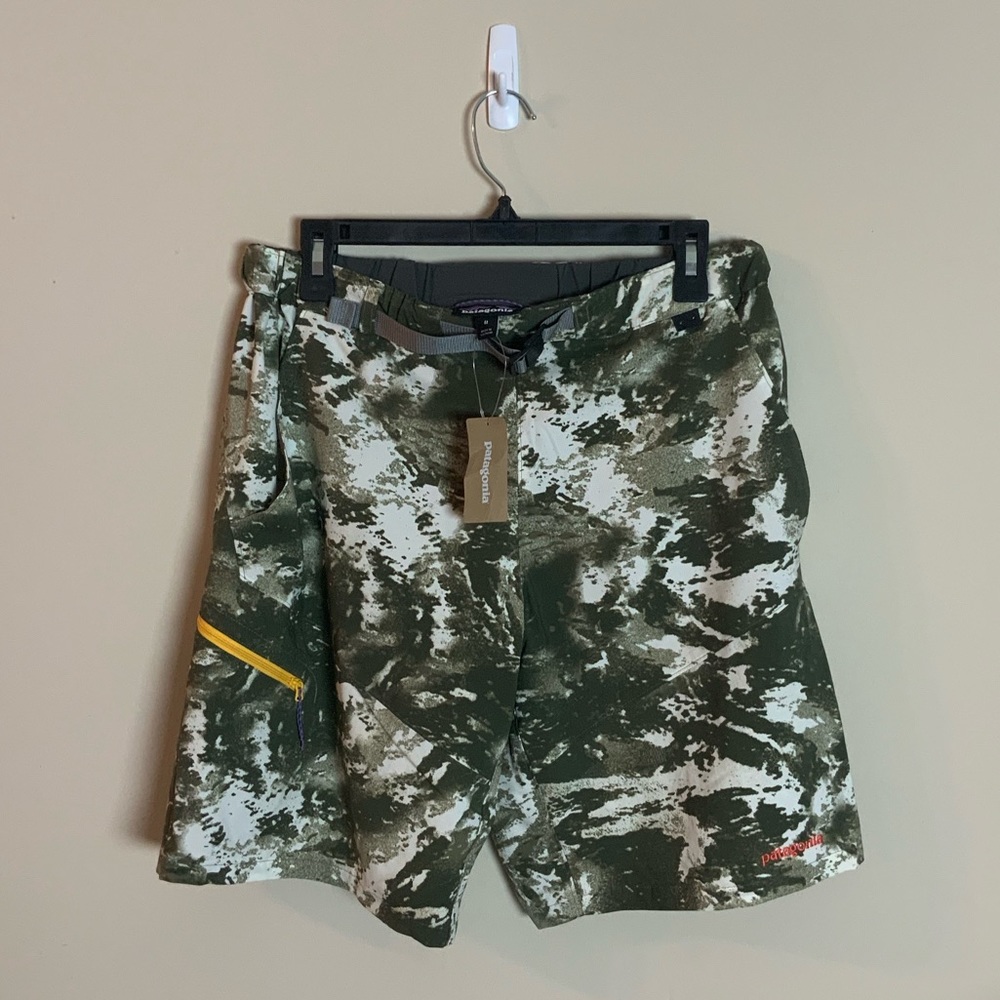 Men’s medium Patagonia shorts new with tag